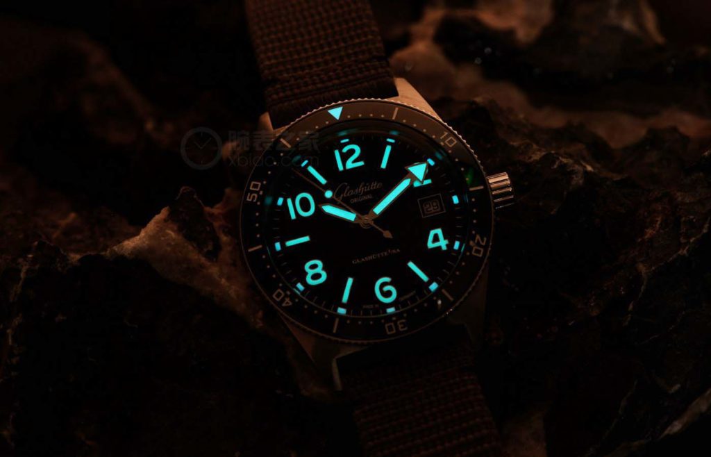 luminous-watch