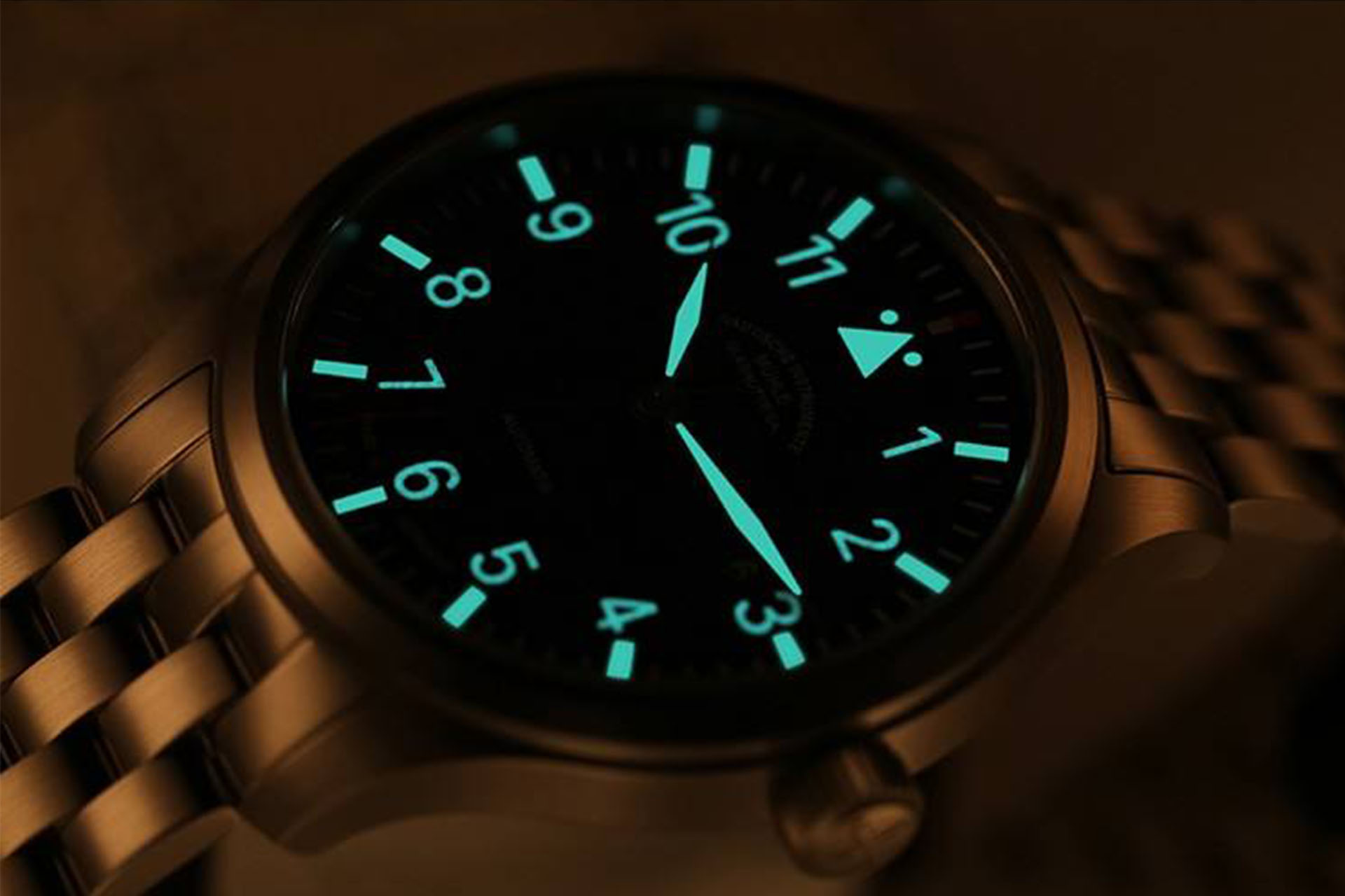 glow in the dark watches